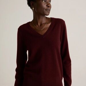 Quince Mongolian Cashmere V-Neck Sweater